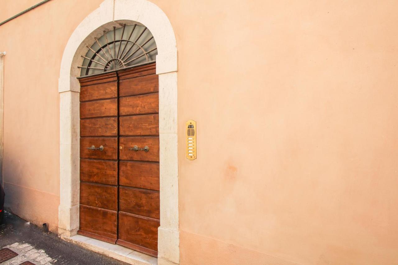 Al Maso In Centro B&B LʼAquila Exterior foto