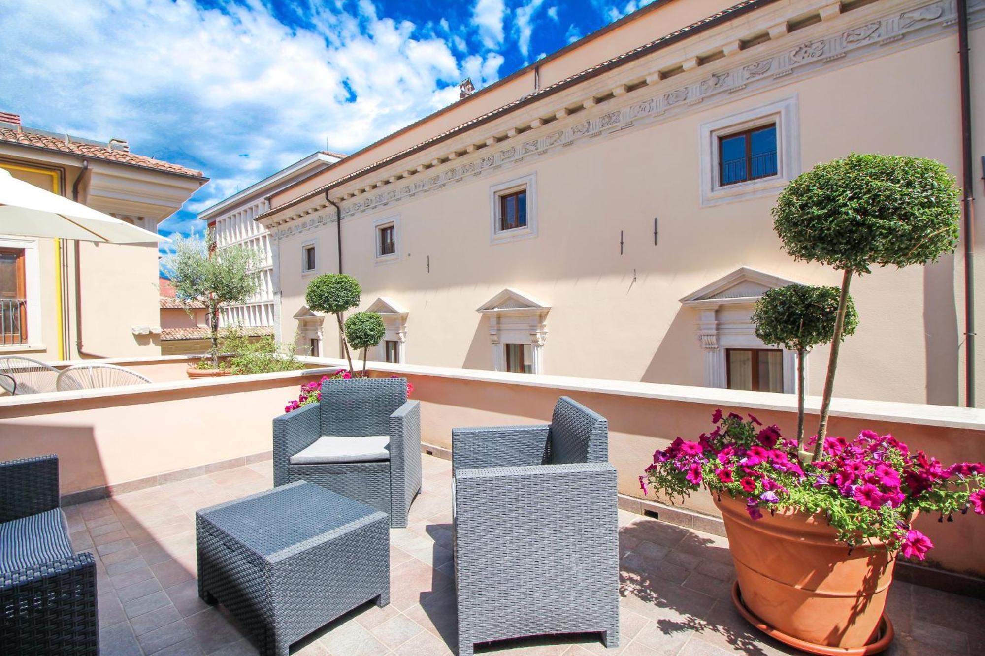 Al Maso In Centro B&B LʼAquila Exterior foto